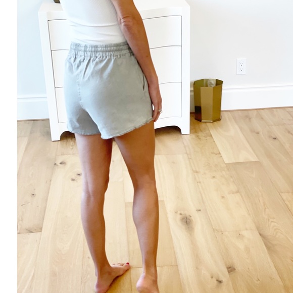 Gray Denim Like Raw Hem Drawstring Shorts - Picture 5 of 6